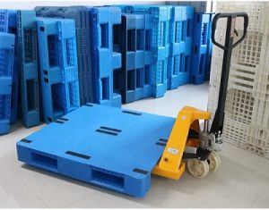 کاربردهای اساسی جک پالت در مدیریت انبار و حمل و نقل داخلی