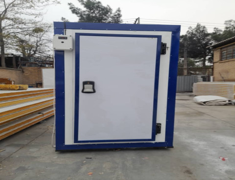اتاقک یخ . یخچال یخ . یخدان