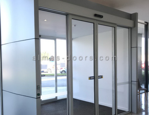 درب اتوماتیک شیشه ای اسلایدینگ