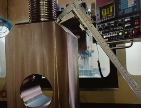 خدمات فرز CNC